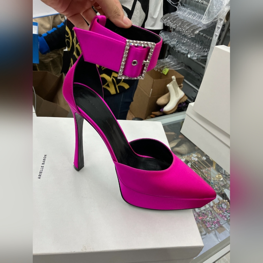 Sz 36.5, 37.5 and 41 NIB $1320 Arielle Baron heels
